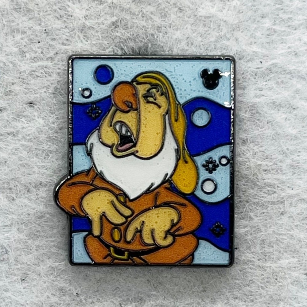 🔮 5/$25 Disney Snow White And The Seven Dwarfs Sneezy Pin